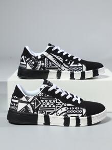 男士復古塗鴉風格對比充分拼塊繫帶帆布鞋,男士競技鞋帶黑色和白色撞色和幾何樣式 - 黑與白 - 查看 3