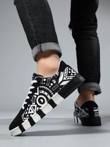 男士復古塗鴉風格對比充分拼塊繫帶帆布鞋,男士競技鞋帶黑色和白色撞色和幾何樣式 - 黑與白 - 查看 11