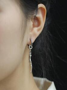 1雙復古灰色的鏤空圓形設計街嘻哈合金刀形懸垂耳環適合女士 - 灰色 - 查看 3