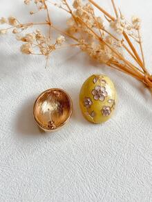 Bông tai hình bầu dục chi tiết hoa - Nhiều màu - Xem 4