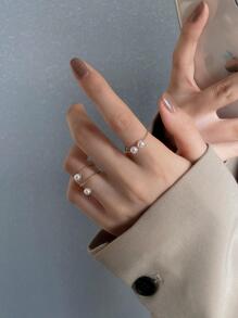 1 pieza Anillo ajustable de tres capas con perlas falsas envueltas