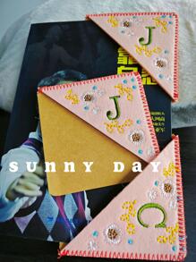 1入組花卉圖案和英語字母刺繡書簽 - 白色 - 查看 2