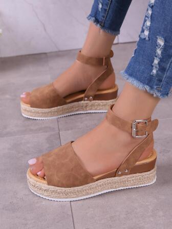 Women Thick-Soled Sandals, 2024 New Woven Women Sandals With Comfortable Insole, Whole & Fashionable Look With Bohemian Style Woven Design.