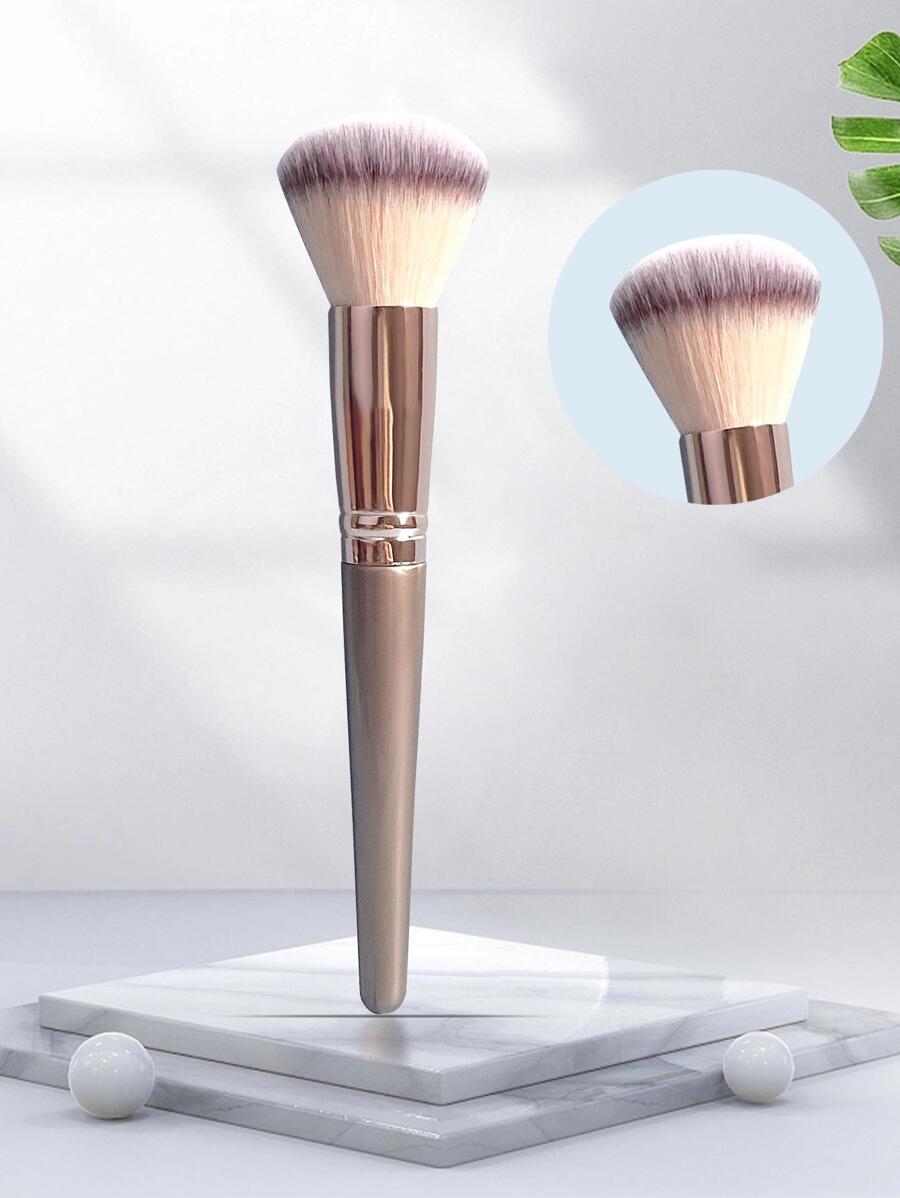 1pc Large Round Head Blush Brush With Soft Bristles For Easy Makeup Application,Foundation Brush,Concealer Brush,Blush Brush,Contour Brush,Blush Brush,Bronzer Brush,Powder Brush,Foundation Brush,Blush Brush - Bronze - View 1