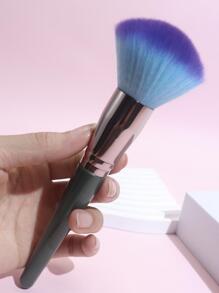 1 件綠色手柄編織藤籃和紫色刷子