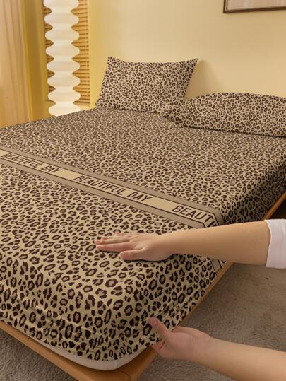 1pc Fashion Printed Brushed Fitted Sheet Cover Soft Breathable Dustproof Bedspread, Bedroom Home Textile Bedding