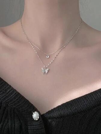 Collar de cadena a capas con diseño de mariposa