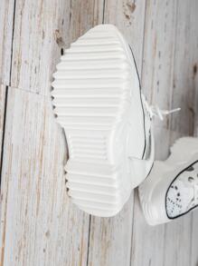 內增高黑色空心女子涼鞋，內藏式楔形鞋底，2024春夏新款系列。多功能厚底透氣休閒鞋，軟白底和紅色高跟涼鞋，適合女性。 - 白色 - 查看 7