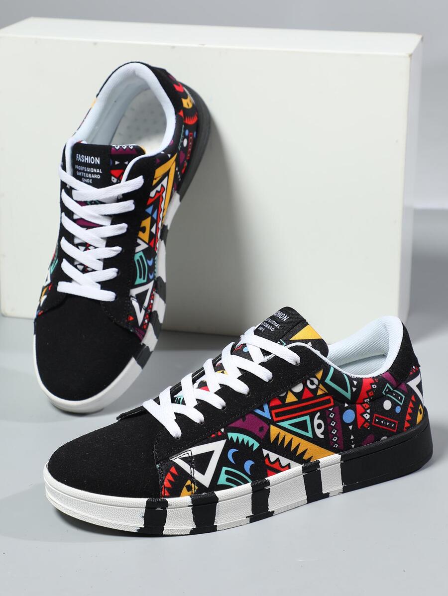 Men Geometric Pattern Lace-up Front Skate Shoes, Sporty Outdoor Sneakers