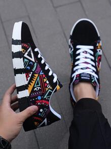 Men Geometric Pattern Lace-up Front Skate Shoes, Sporty Outdoor Sneakers - Black - View 5