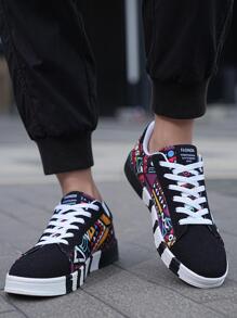 Men Geometric Pattern Lace-up Front Skate Shoes, Sporty Outdoor Sneakers - Black - View 9