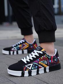 Men Geometric Pattern Lace-up Front Skate Shoes, Sporty Outdoor Sneakers - Black - View 3