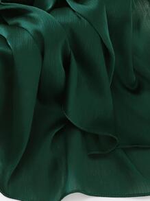 1條天鵝絨帶自然皺紋設計和純色的頭巾