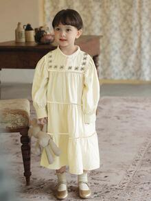 Đầm bé gái Thêu viền lá sen Viên lá sen Thắt nơ trước Hoa Dễ thương - Màu be - Xem 5