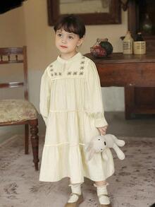 Đầm bé gái Thêu viền lá sen Viên lá sen Thắt nơ trước Hoa Dễ thương - Màu be - Xem 7