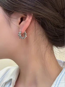 銀素色圓形設計百褶耳環適合女士,極簡和別緻獨特設計精細耳朵首飾類 - 銀色 - 查看 4