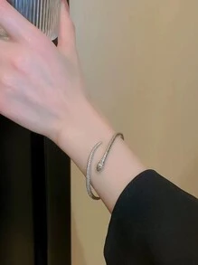 罕見銀蛇形手環帶鑽石和可調節和紋理質感袖口適合女士