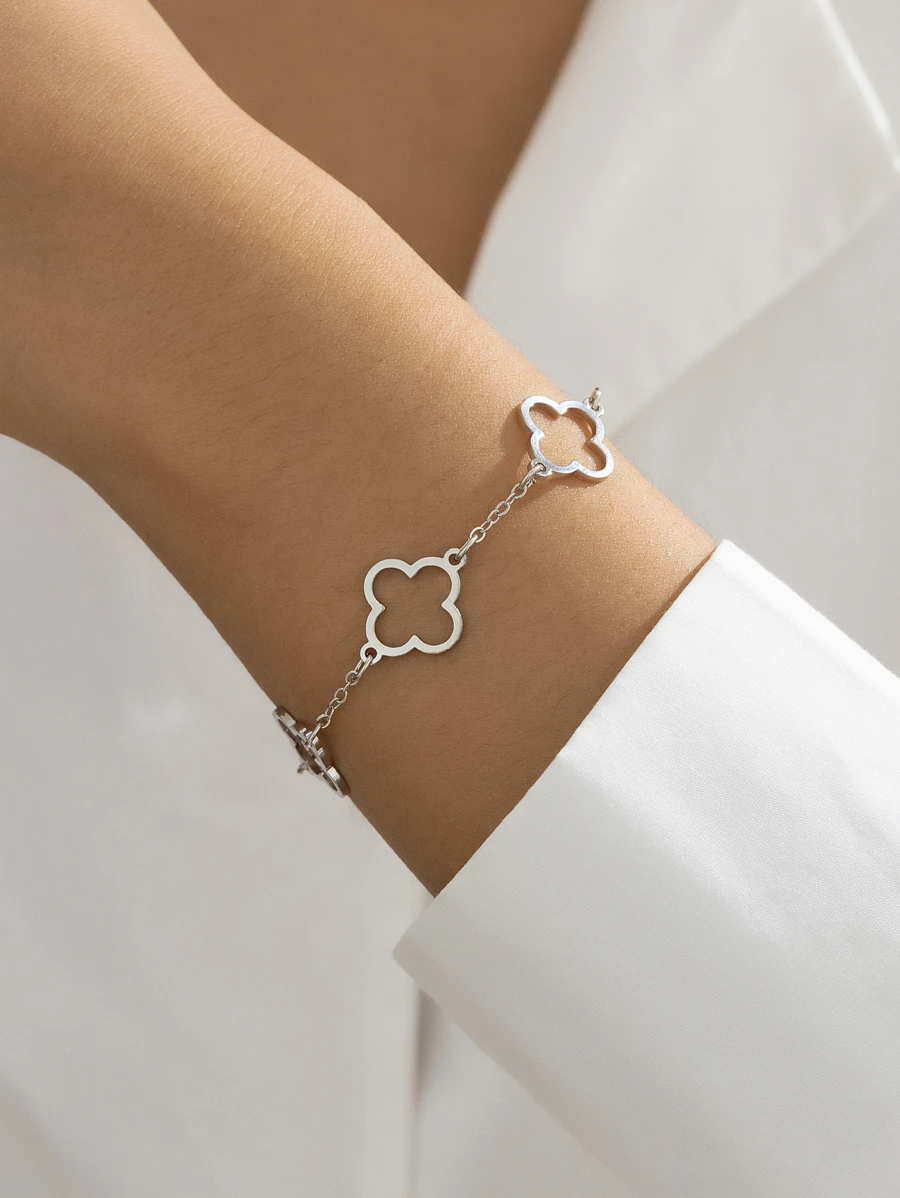 1pc Metallic Hollow Out Geometric Clover Chain Bracelet, Suitable For Women's Daily Wear Valentines - Silver - View 1