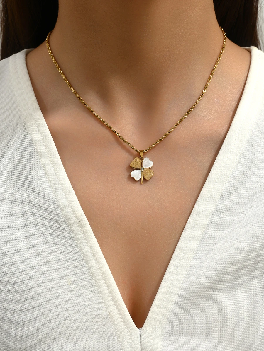Clover Decor Chain Necklace