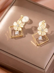 1 par de pendientes cuadrados elegantes con diseño floral para clip, pendientes largos sin perforar para uso diario
