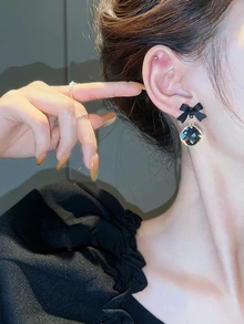 1對銅合金神秘黑色蝴蝶結耳釘適合女士 - 黑色 - 查看 2