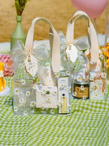 1pc 8 x 7.21inch Portable PVC Gift Bag With Ribbon, Clear Daisy Print Gift Wrapping Bag For Wedding Party - Clear - View 3