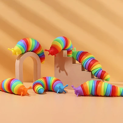 1 pieza Juguete de plástico para aliviar la ansiedad con diseño divertido de oruga para niños, Escuela, Estudiante, Papelería, Suministros escolares