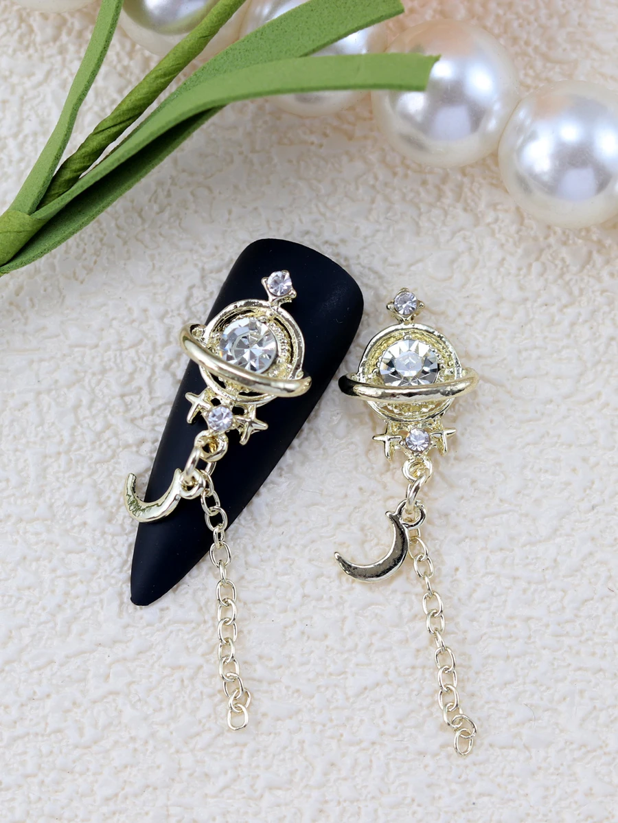 镂空星球与星星链和月亮吊坠，10 件金色金属美甲装饰 - 白色 - 查看 1