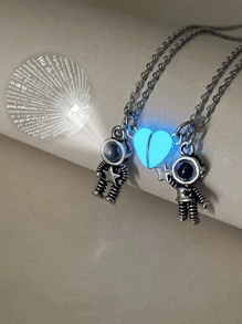 ATLVXJL 2 chiếc mặt dây chuyền hình phi hành gia phát triển trong bóng tối có hạt chiếu hấp thụ từ tính hình trái tim bằng thép không gỉ làm quà tặng ngày lễ tình nhân - Nhiều màu - Xem 1