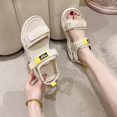 1對女士夏季2024新款休閑多功能防滑平底軟底涼鞋、拖鞋