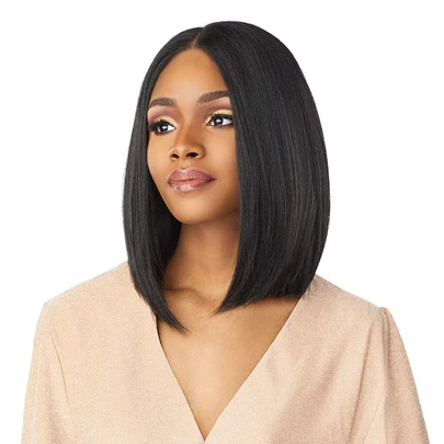 Cabello negro liso y corto en una peluca de 12 pulgadas para mujer