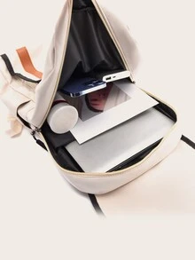 Rucsac flip top bej de mare capacitate.