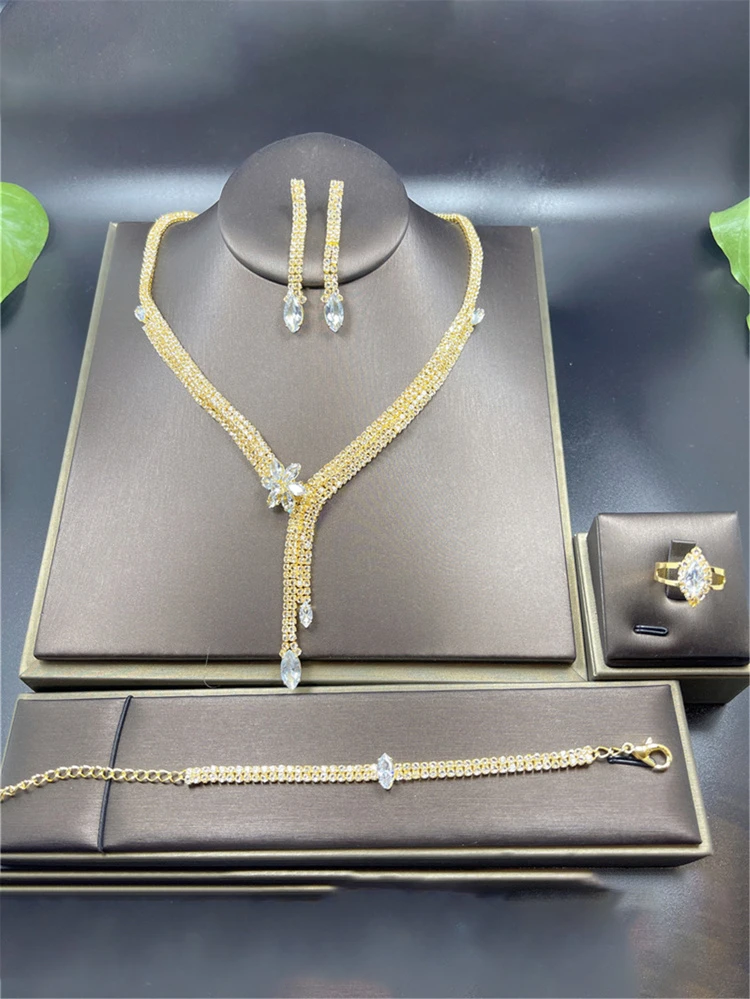 1 Set Of Fashionable And Simple Flower Shaped Cubic Zirconia Necklace Set: The Perfect Bridal Jewelry For An Elegant And Unique Look