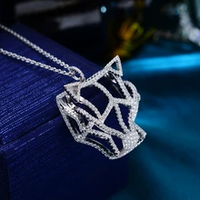 925纯银精工细作K字形白色圆形吊坠项链，镶嵌明亮切割的立方氧化锆和微镶豹头，个性优雅，适合女性婚礼、订婚、新娘佩戴。 - 豹子 - 查看 3