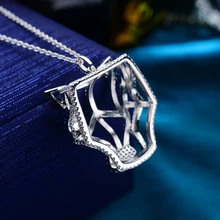 925纯银精工细作K字形白色圆形吊坠项链，镶嵌明亮切割的立方氧化锆和微镶豹头，个性优雅，适合女性婚礼、订婚、新娘佩戴。 - 豹子 - 查看 6