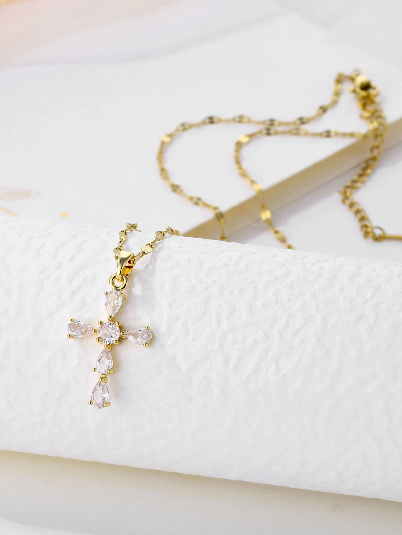 European And American Hip-Hop Stainless Steel Unisex Cross Pendant Necklace, Cross-Border Collarbone Chain Jewelry - Yellow Gold - View 1