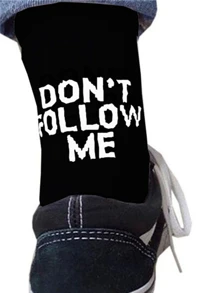 1 par de calcetines tipo media de moda callejera con letra, minimalistas y prácticos multifuncionales