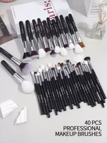 MAANGE 40件套专业化妆刷套装，柔软纤维材质，方便携带，包含粉底刷、眼影刷、眉刷等，旅行必备。这款化妆刷套装包含各种颜色和材质的化妆刷，是理想的化妆工具和礼品套装。 - 黑色 - 查看 1