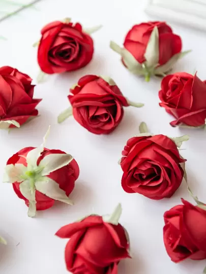 10/30PCS仿真玫瑰花头及花蕾婚礼装饰新娘手腕花手捧花头花材料DIY情人节礼物结婚糖果盒蛋糕生日派对装饰材料花冠材料家居情人节礼物新年装饰材料