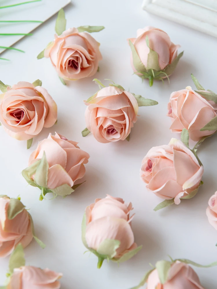 10/30PCS Artificial Rose Head And Bud Wedding Decoration Bride Wrist Flower Hand Holding Flower Head Flower Material DIY Valentine's Day Gift Wedding Candy Box Cake Birthday Party Decoration Material Corolla Material Home Valentine's Day Gift New Year Decoration Material