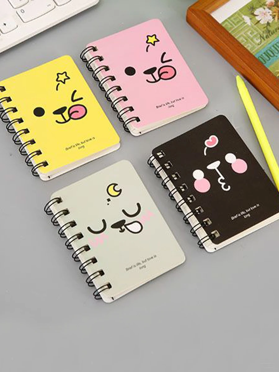 1入組卡通有圖案線圈筆記本(隨機設計) - 彩色 - 查看 1