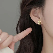 1對新品到貨2023S925銀和方晶鋯石幸運草耳釘,簡約風和時髦女士配件 - 金色 - 查看 5