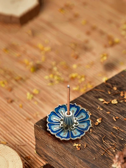 1 件多色涂漆金属香棒架，香炉配件