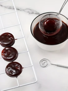 1pc Chocolate Dipping Tools, Cheese Spread Spoon, Spiral Dipping Tool, 304 Stainless Steel Chocolate Fork, Kitchen Household Stainless Steel Gadgets, Baking Gadget