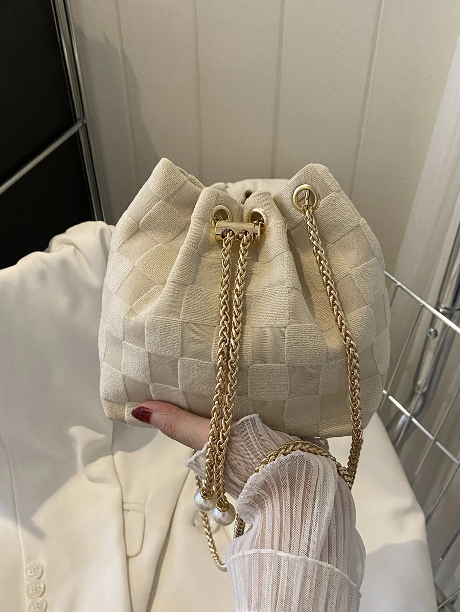 Mini New Stylish Woven Straw Golden Chain Drawstring Bucket Bag Beach Bag , Summer