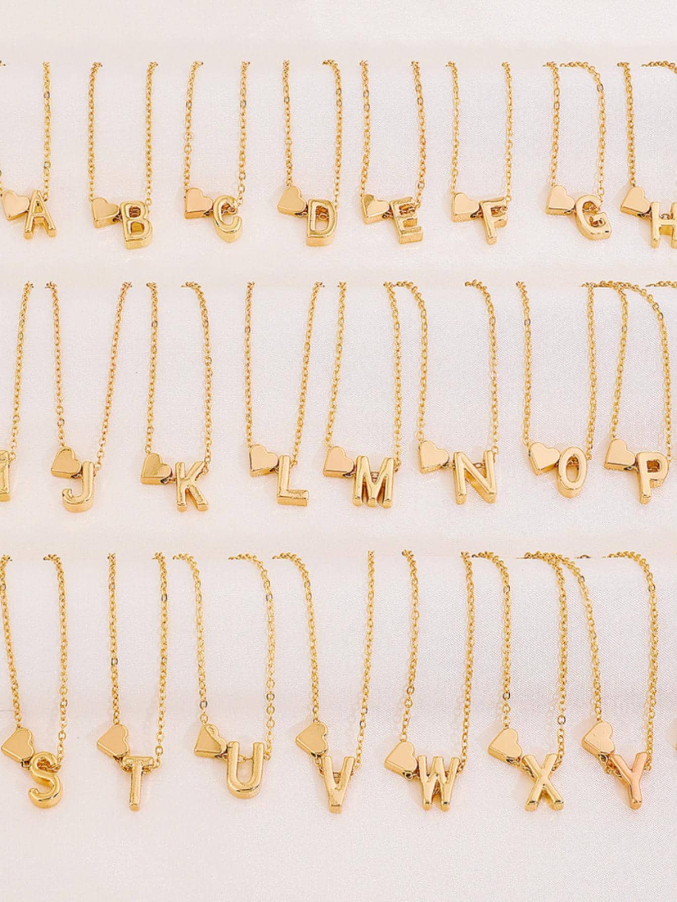 1 件心形和字母吊坠项链女式锁骨链带 26 个字母心形吊饰 - 金色 - 查看 1