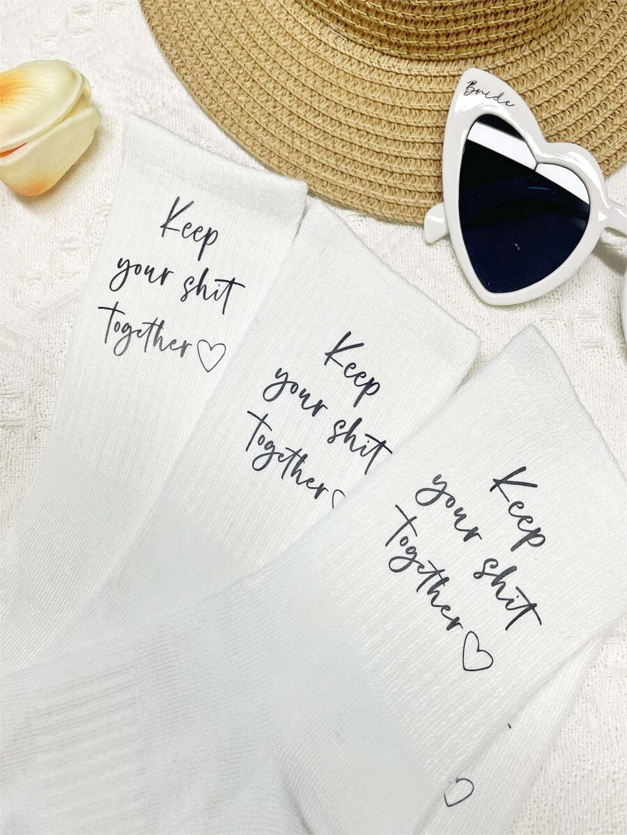 1pc Heart & Slogan Graphic Socks, Modern Fabric Socks For Gift - White - View 1