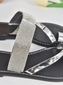 魅力四射銀涼鞋適合女士,金屬質感水鑽裝飾T字帶涼鞋 - 銀色 - 查看 5