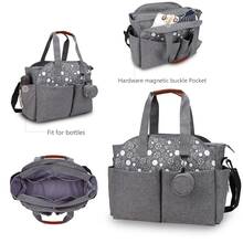 Túi đeo vai tã thời trang mới với thiết kế in hình học và túi đựng núm vú giả cho mẹ và bé khi đi du lịch ngoài trời - Xám - Xem 2