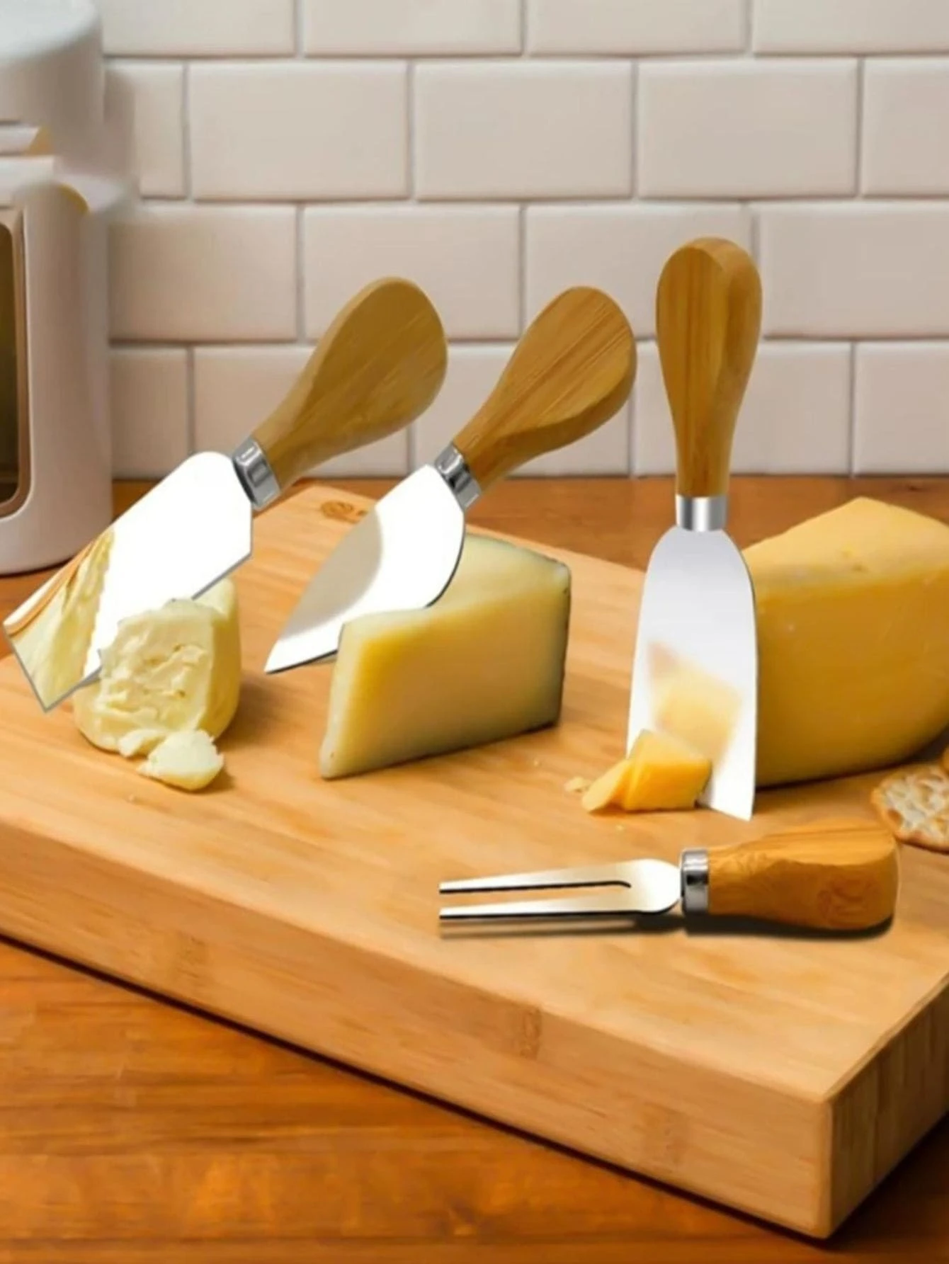 Kit 4 Conjunto Corta Queijo  Doces Faca Garfo Inox Espátula Provolone Parmesão